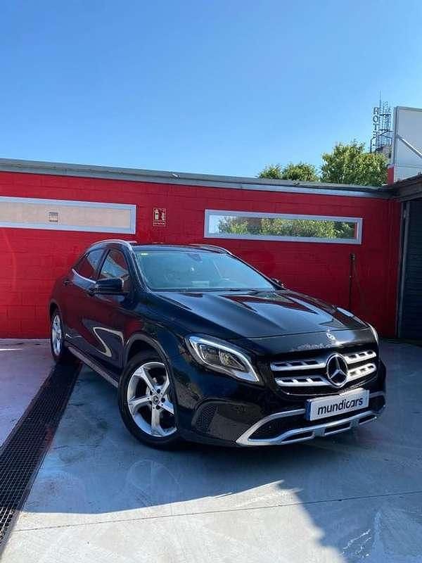 Usado Mercedes GLA200 Urban 158 HP (116 kW) 2017 Preto SUV