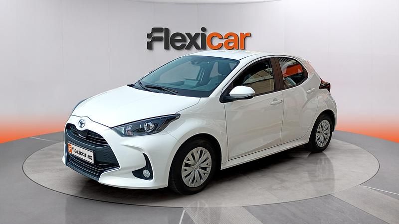 Usado Toyota Yaris Edition 72 CV (52 kW) 2022 Blanco Utilitario