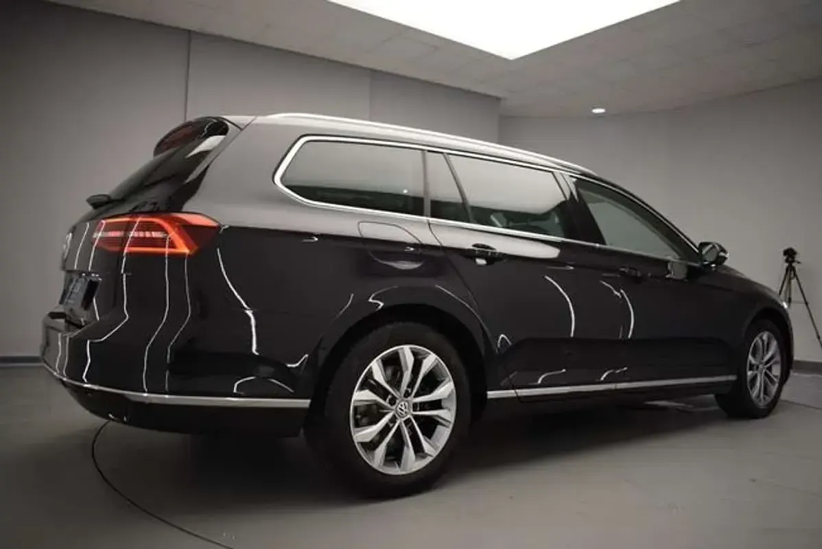 Usado VW Passat Advance 150 CV (110 kW) 2018 Negro Berlina