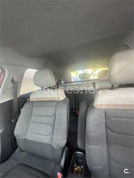 Rojo Usado 2021 Citroën C3 Shine Utilitario | 13.500 € (Un poco caro) - Imagen 1/4