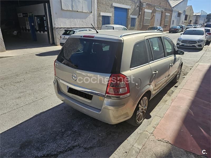 Usado Opel Zafira Cosmo 150 CV (110 kW) 2008 Beige Monovolumen