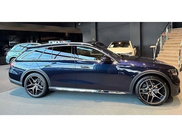 Nuevo Mercedes E220 All-Terrain 197 CV (144 kW) 2025 Azul Familiar
