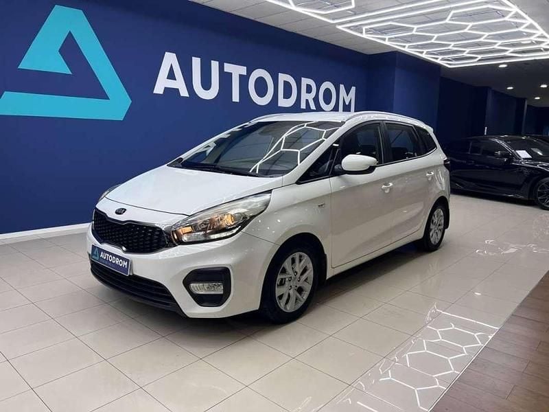 Blanco Usado 2018 Kia Carens Monovolumen | 9990 € (Caro) - Imagen 1/4