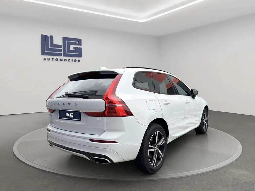 Usado Volvo XC60 R-Design 351 CV (258 kW) 2021 Blanco SUV