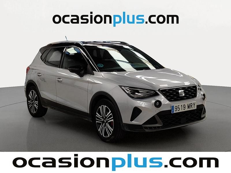 Usado Seat Arona FR 115 CV (84 kW) 2024 Gris SUV