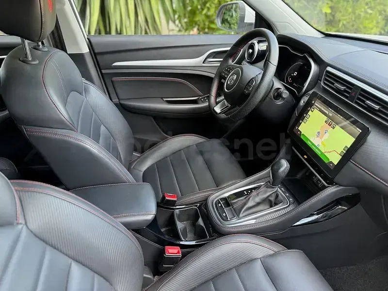 Usado MG ZS Luxury 111 CV (81 kW) 2025 Blanco SUV