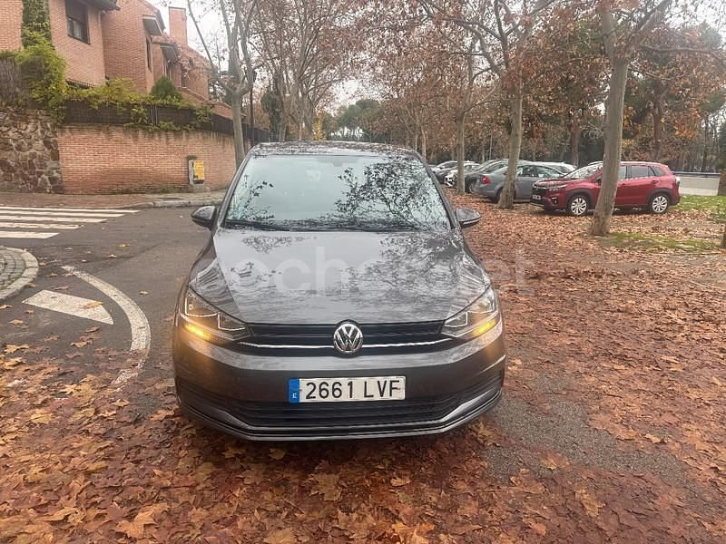 Gris / plata Usado 2018 VW Touran Sportline Monovolumen | 12.999 € (Super precio) - Imagen 1/4