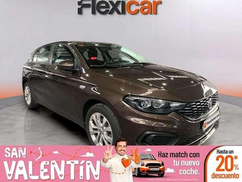 Usado Fiat Tipo Easy 95 CV (69 kW) 2018 Marrón Berlina