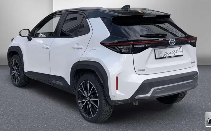 Usado Toyota Yaris Cross 116 CV (85 kW) 2021 Blanco SUV