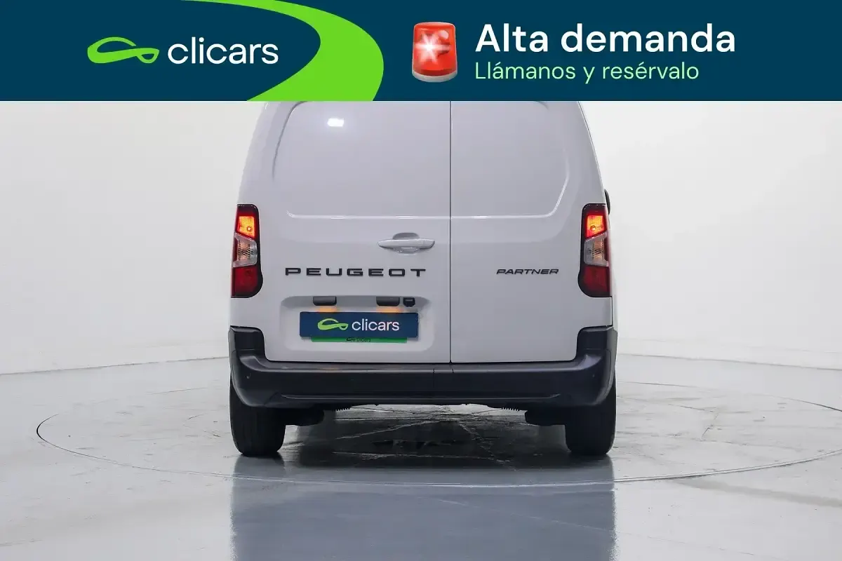 Usado Peugeot Partner S 100 CV (73 kW) 2024 Blanco Monovolumen