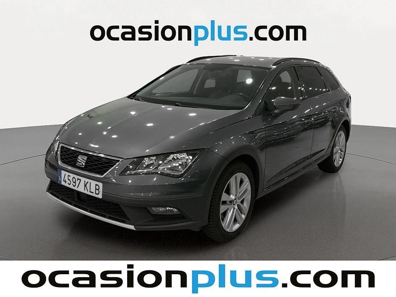 Usado Seat Leon 4Drive 180 CV (132 kW) 2018 Gris Monovolumen