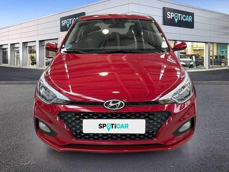 Usado Hyundai i20 99 CV (72 kW) 2020 Gris Utilitario