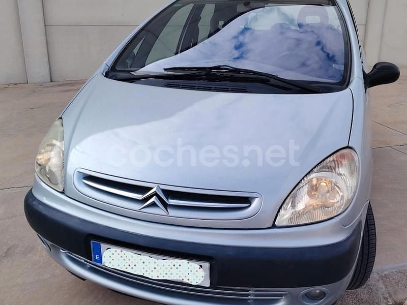 Gris / plata Usado 2002 Citroën Xsara Picasso Monovolumen | 3250 € (Precio justo) - Imagen 1/4