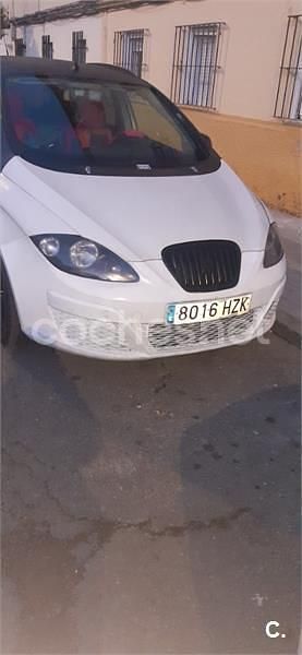 Usado Seat Altea XL Reference 98 CV (72 kW) 2014 Blanco Monovolumen