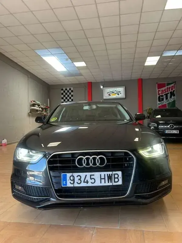 Usado Audi A4 S-Line 150 CV (110 kW) 2014 Negro Berlina