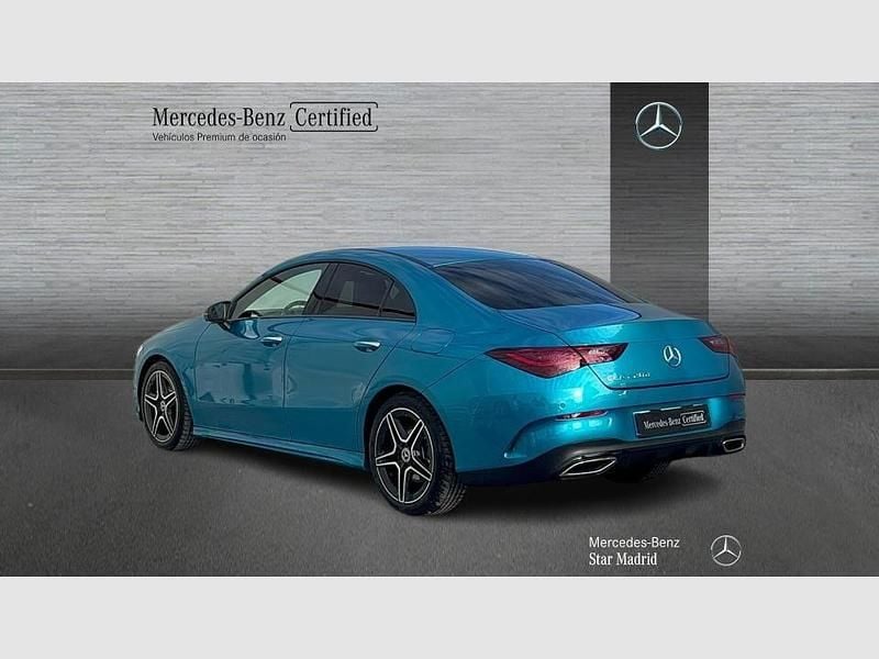 Usado Mercedes CLA220 AMG line 190 CV (139 kW) 2025 Azul híper (metalizado) Berlina