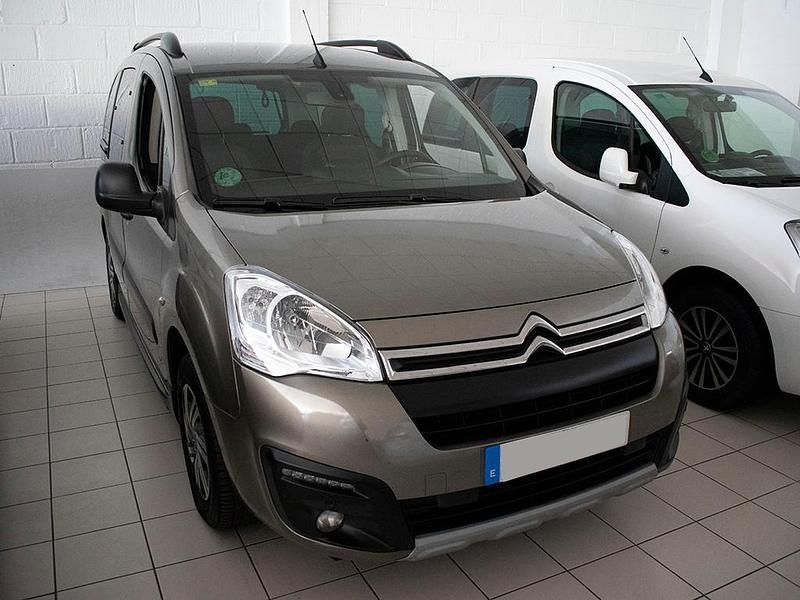 Verde nausica Usado 2018 Citroën Berlingo Live Monovolumen | 17.300 € (Precio justo) - Imagen 1/4