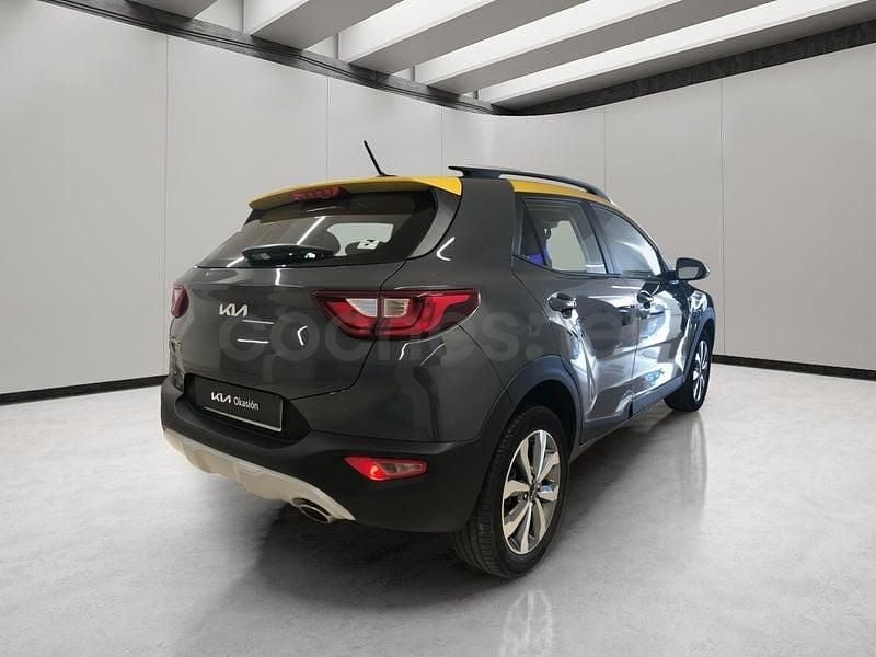 Usado Kia Stonic 100 HP (73 kW) 2022 Cinzento SUV