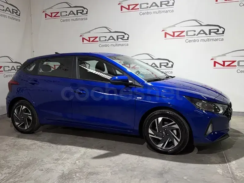 Usado Hyundai i20 100 CV (73 kW) 2023 Azul Utilitario