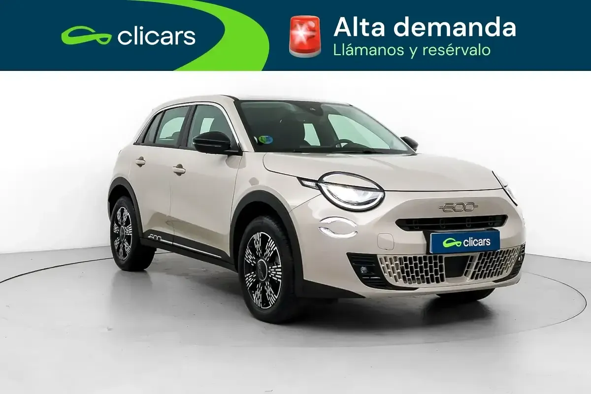 Usado Fiat 600 101 CV (74 kW) 2025 Beige SUV