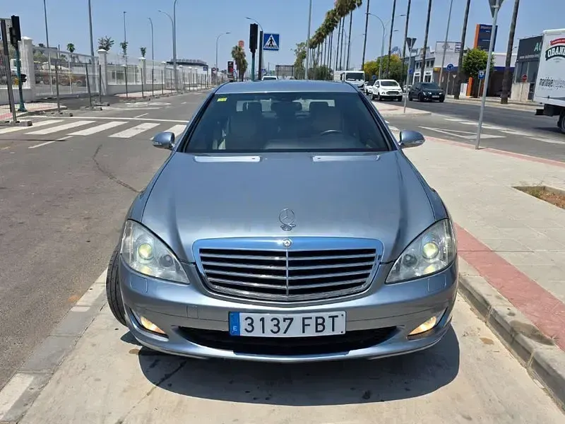 Usado Mercedes S320 235 CV (172 kW) 2006 Gris / plata Berlina