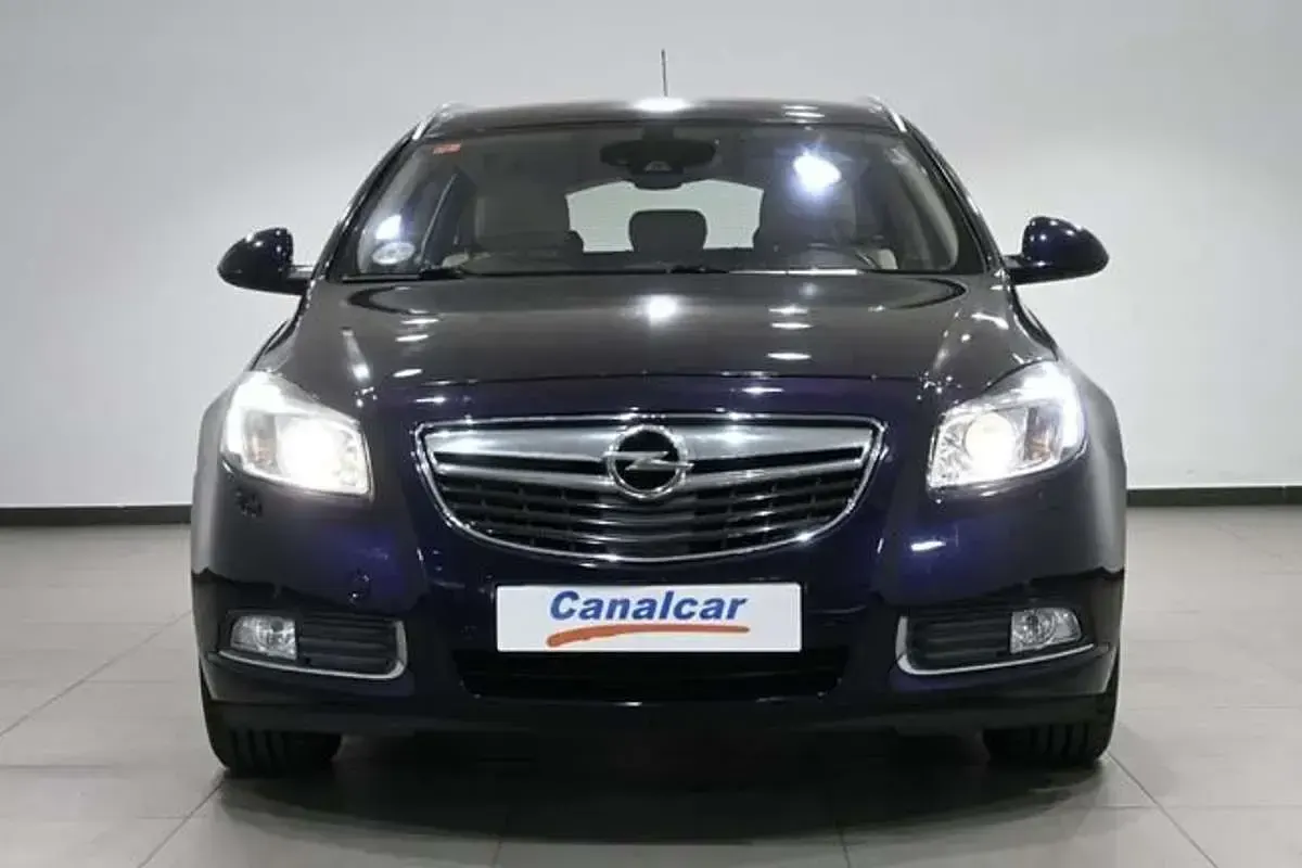 Usado Opel Insignia Selective 131 CV (96 kW) 2013 Azul Familiar
