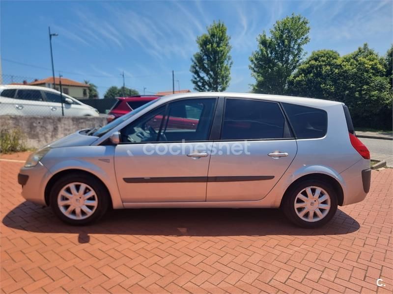 Gris / plata Usado 2007 Renault Scénic II Dynamique Monovolumen | 3490 € (Precio justo) - Imagen 1/4