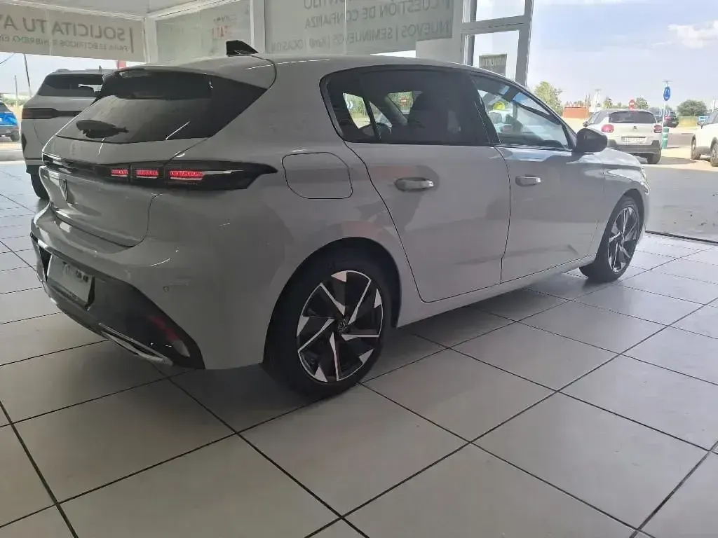 Usado Peugeot 308 Allure 130 CV (95 kW) 2024 Otro Berlina