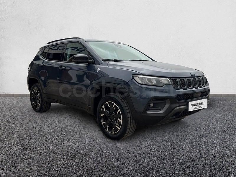 Usado Jeep Compass Trailhawk 240 CV (176 kW) 2022 Azul SUV