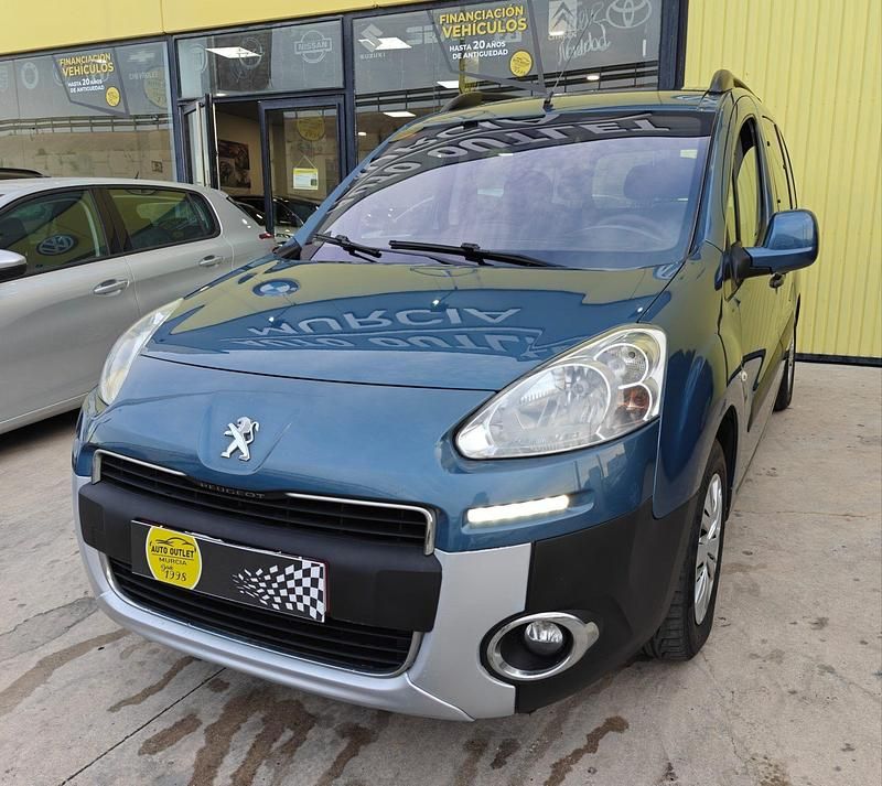 Usado Peugeot Partner Tepee Style 92 CV (67 kW) 2014 Azul Monovolumen