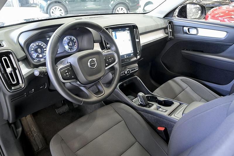 Usado Volvo XC40 Momentum 163 CV (119 kW) 2021 Negro SUV