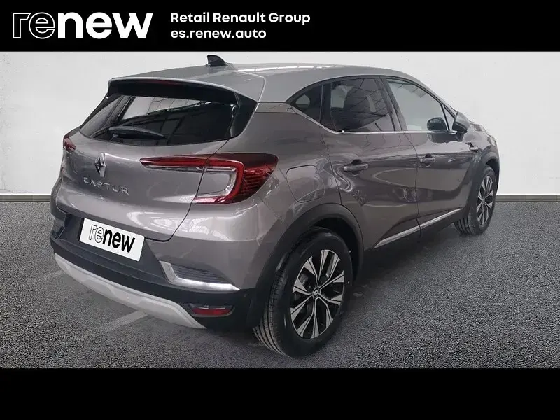Usado Renault Captur Techno 140 CV (102 kW) 2023 Gris SUV