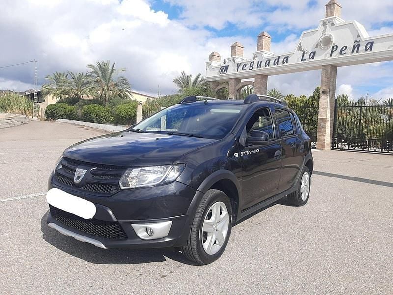 Negro Usado 2013 Dacia Sandero Stepway Utilitario | 6600 € (Precio justo) - Imagen 1/4