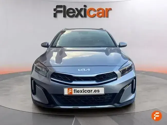 Usado Kia XCeed 120 CV (88 kW) 2023 Gris SUV