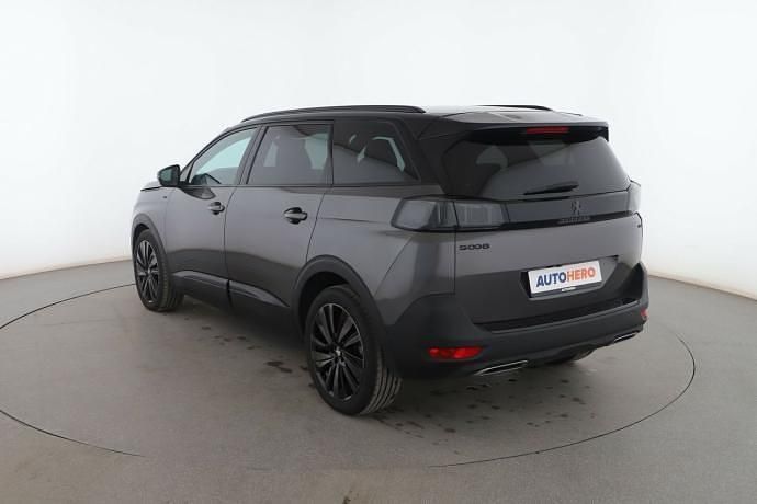 Usado Peugeot 5008 GT 132 CV (97 kW) 2021 Gris Monovolumen