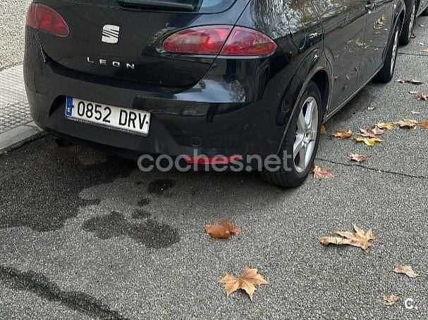 Usado Seat Leon Reference 105 CV (77 kW) 2006 Negro Berlina