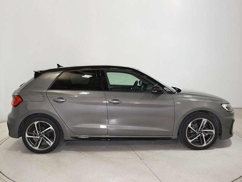 Usado Audi A1 Sportback Black Edition 116 CV (85 kW) 2025 Gris Utilitario