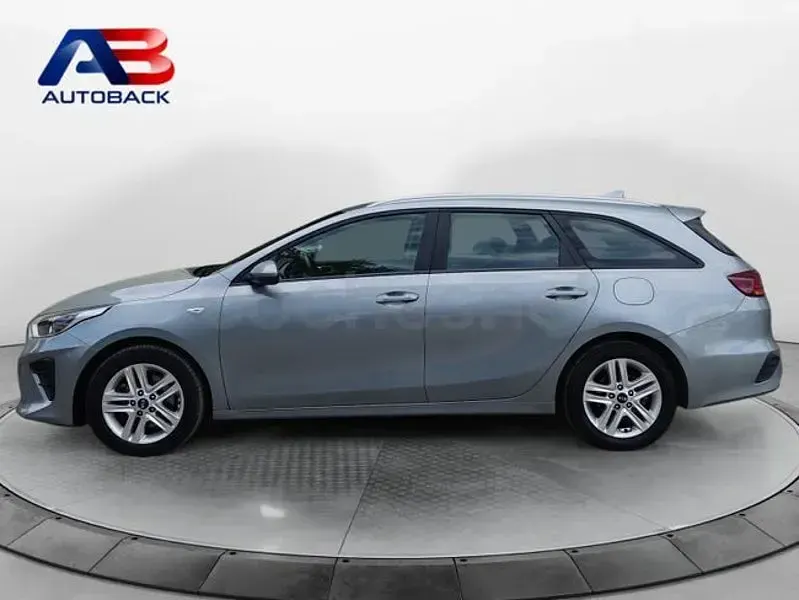 Usado Kia Ceed 136 CV (100 kW) 2021 Gris Utilitario