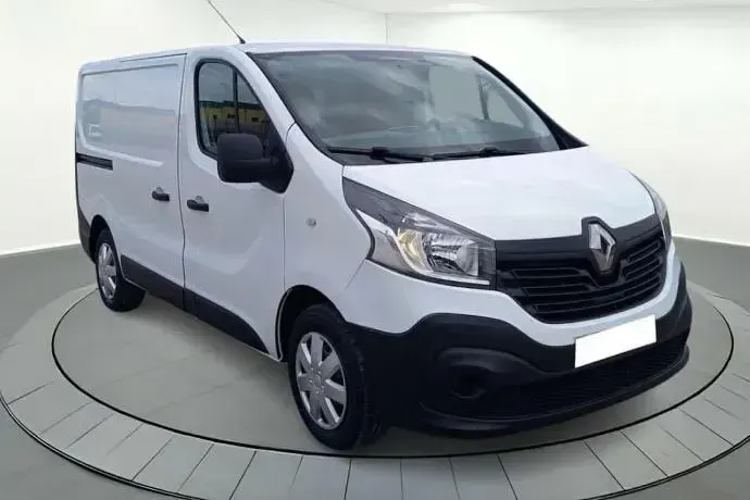 Usado Renault Trafic 95 CV (69 kW) 2018 Blanco Monovolumen