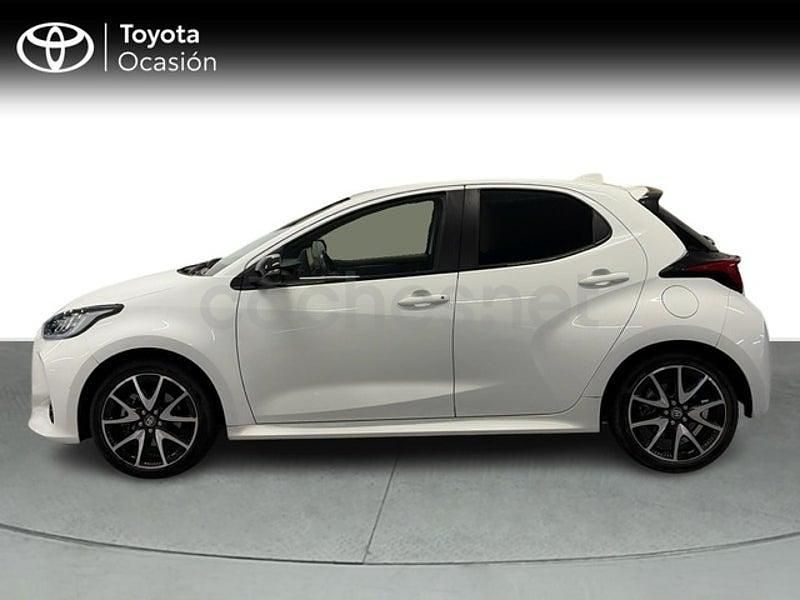Usado Toyota Yaris Hybrid Style 116 CV (85 kW) 2022 Blanco Berlina