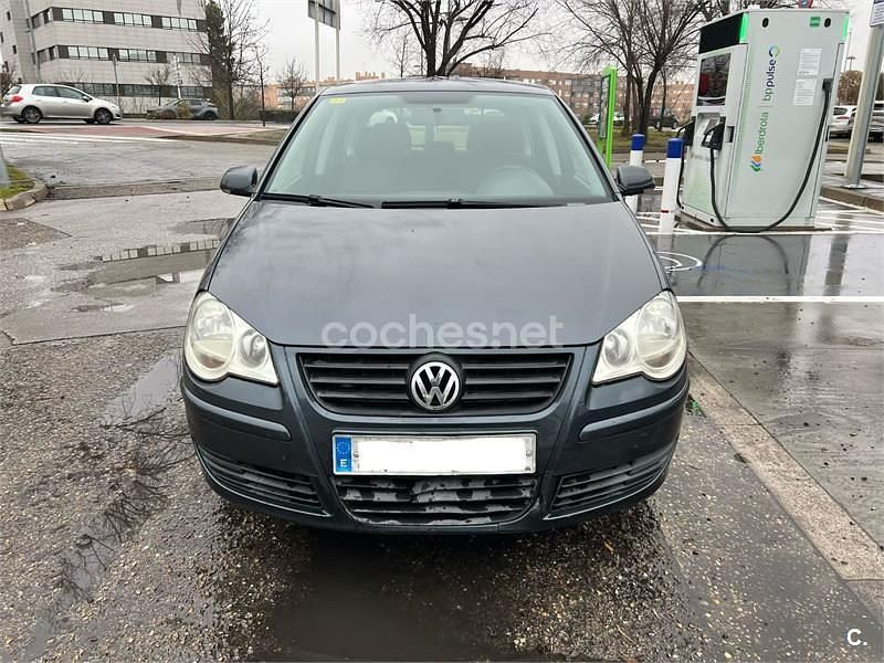 Usado VW Polo Highline 80 CV (58 kW) 2007 Gris / plata Berlina