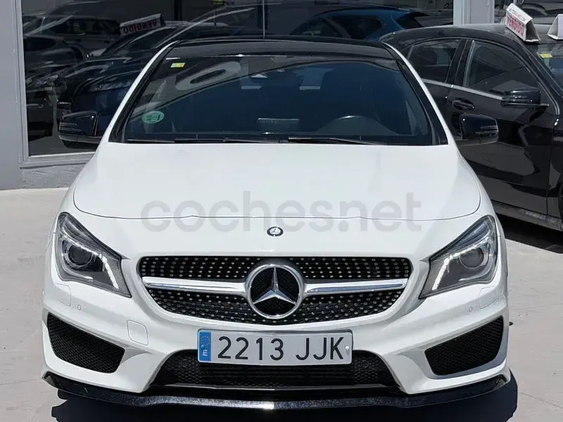 Usado Mercedes CLA200 AMG line 136 HP (100 kW) 2016 Branco Sedan