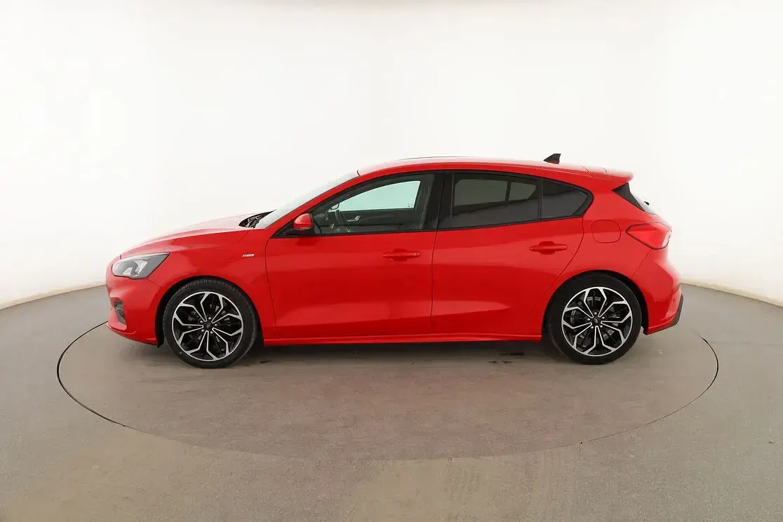 Usado Ford Focus ST-Line 125 CV (91 kW) 2021 Rojo Berlina