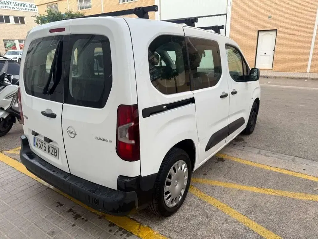 Usado Opel Combo 75 CV (55 kW) 2019 Blanco Monovolumen