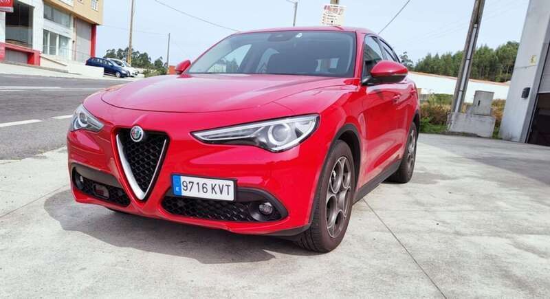 Rojo Usado 2019 Alfa Romeo Stelvio Super SUV | 22.500 € (Un poco caro) - Imagen 1/4