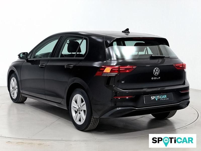 Usado VW Golf VIII Life 131 CV (96 kW) 2022 Negro Berlina