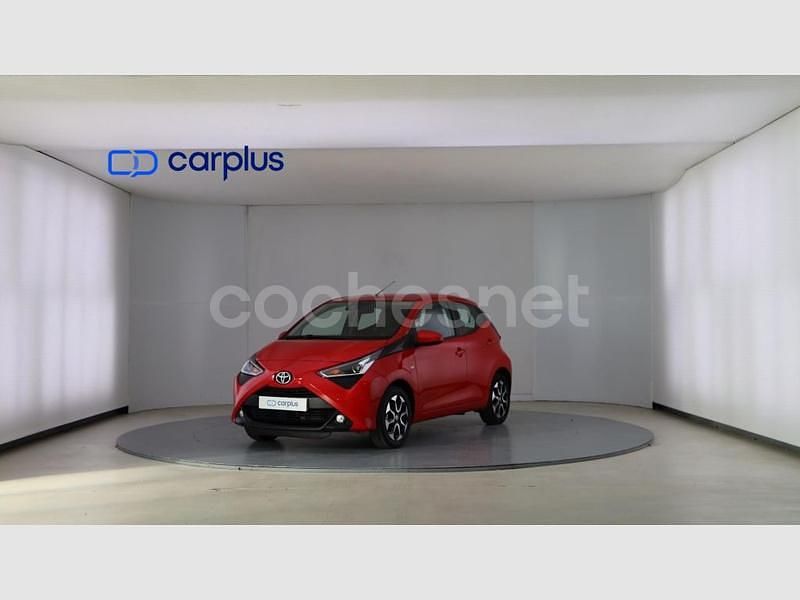 Xrojo (met)3p0 Usado 2021 Toyota Aygo X-play Utilitario | 13.790 € (Un poco caro) - Imagen 1/4