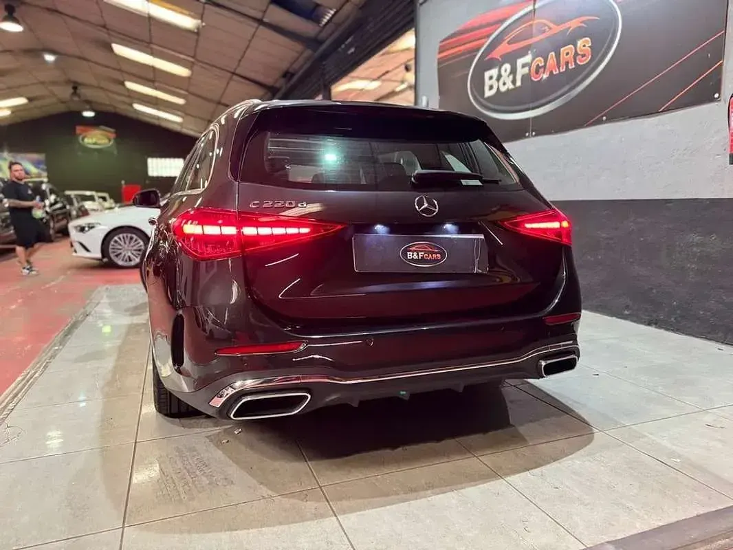 Usado Mercedes C220 200 CV (147 kW) 2022 Gris Familiar