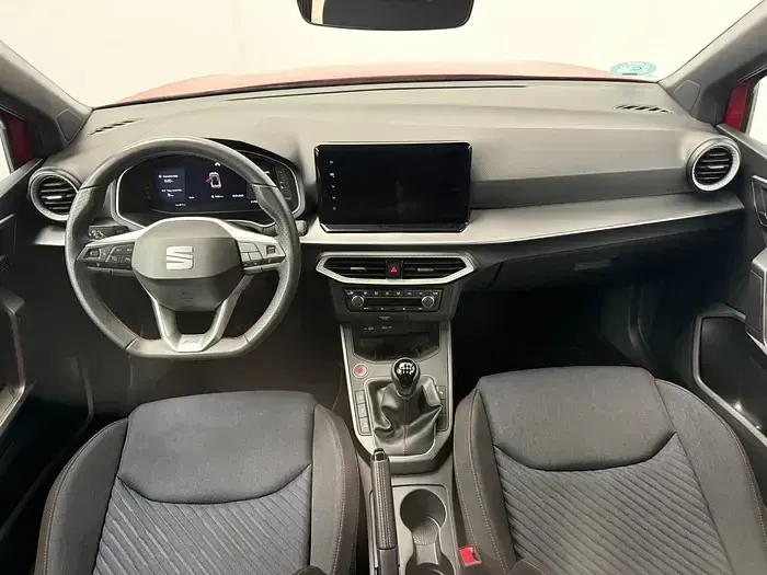 Usado Seat Arona FR 115 CV (84 kW) 2024 Blanco SUV