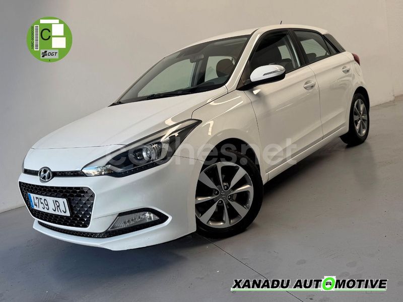 Blanco Usado 2016 Hyundai i20 Berlina | 7990 € (Precio justo) - Imagen 1/4
